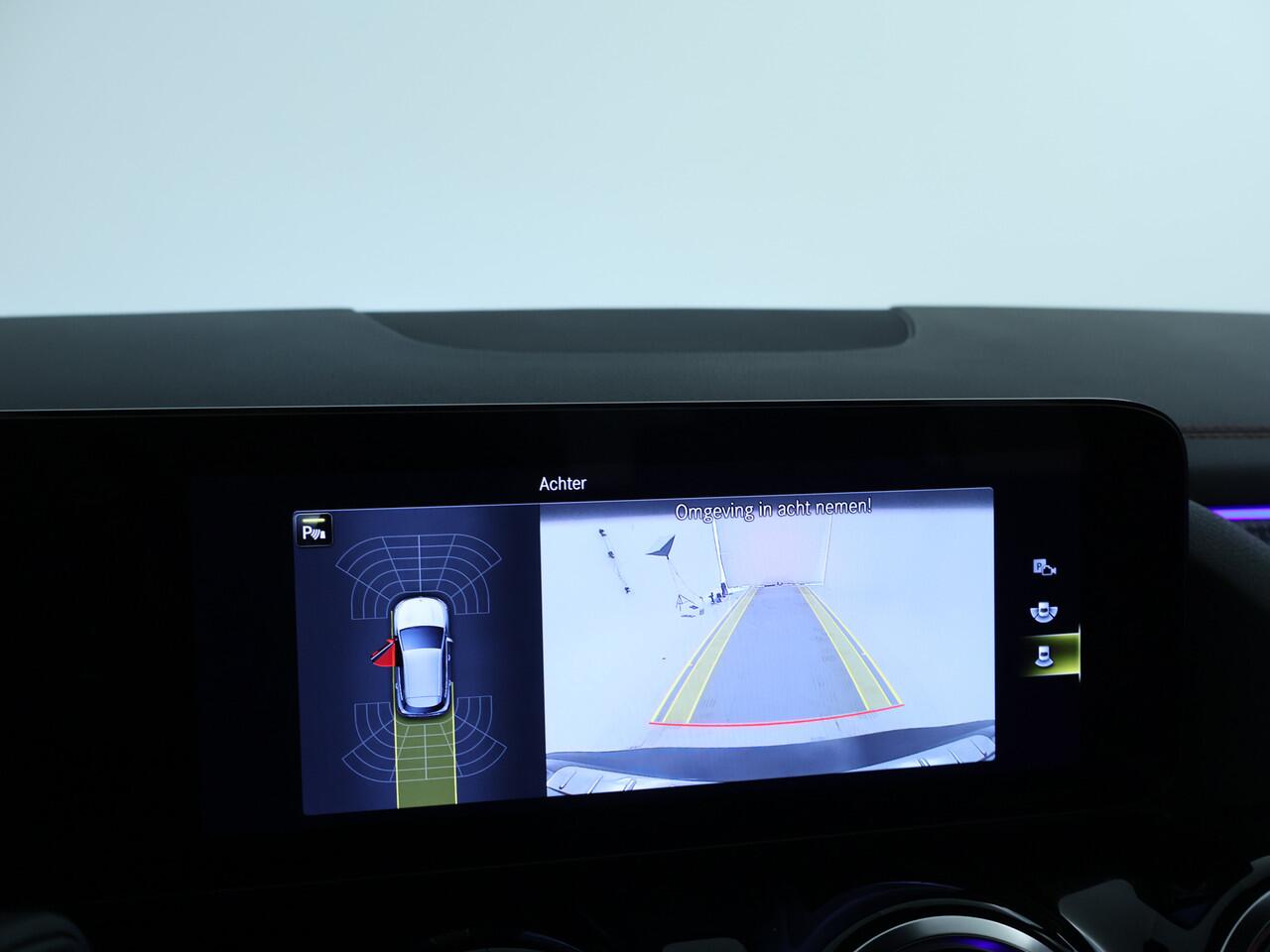 Mercedes-Benz EQA 250 AMG Line 67 kWh | AMG Line | Achteruitrijcamera | Easy Pack Achterklep | MBUX Augmented Reality | Led koplampen | Inclusief 48 maanden MB Certified garantie voor Europa.