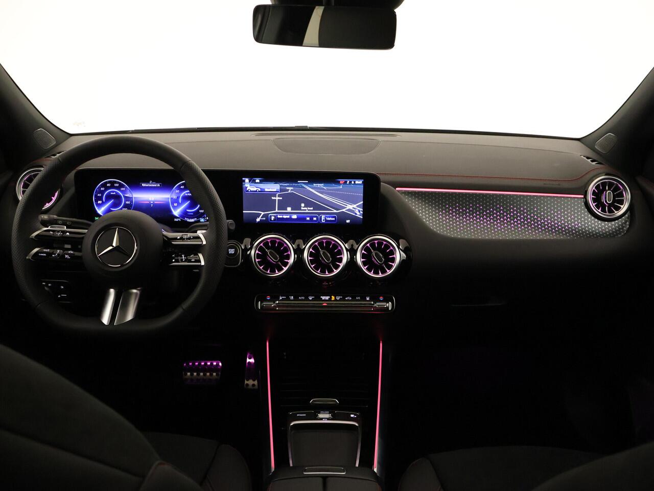 Mercedes-Benz EQA 250+ AMG Line 71 kWh | Parkeerpakket met 360°-camera | Voorstoelen met Memory | KEYLESS-GO comfort pakket | GUARD 360° Voertuigbescherming Plus | Dodehoekassistent | EASY PACK achterklep |