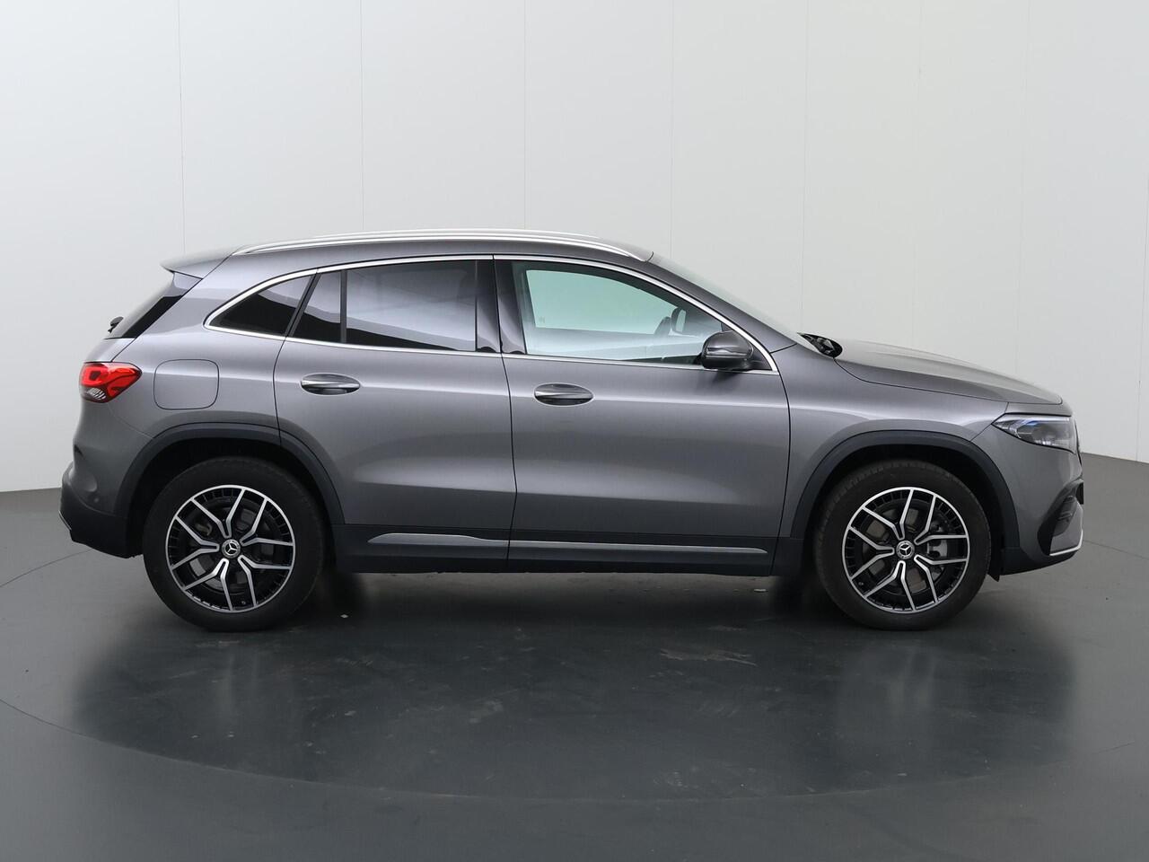 Mercedes-Benz EQA 250 Sport Edition 67 kWh | AMG | 19" lichtmetalen velgen | Stoelverwarming | Sfeerverlichting | Keyless |