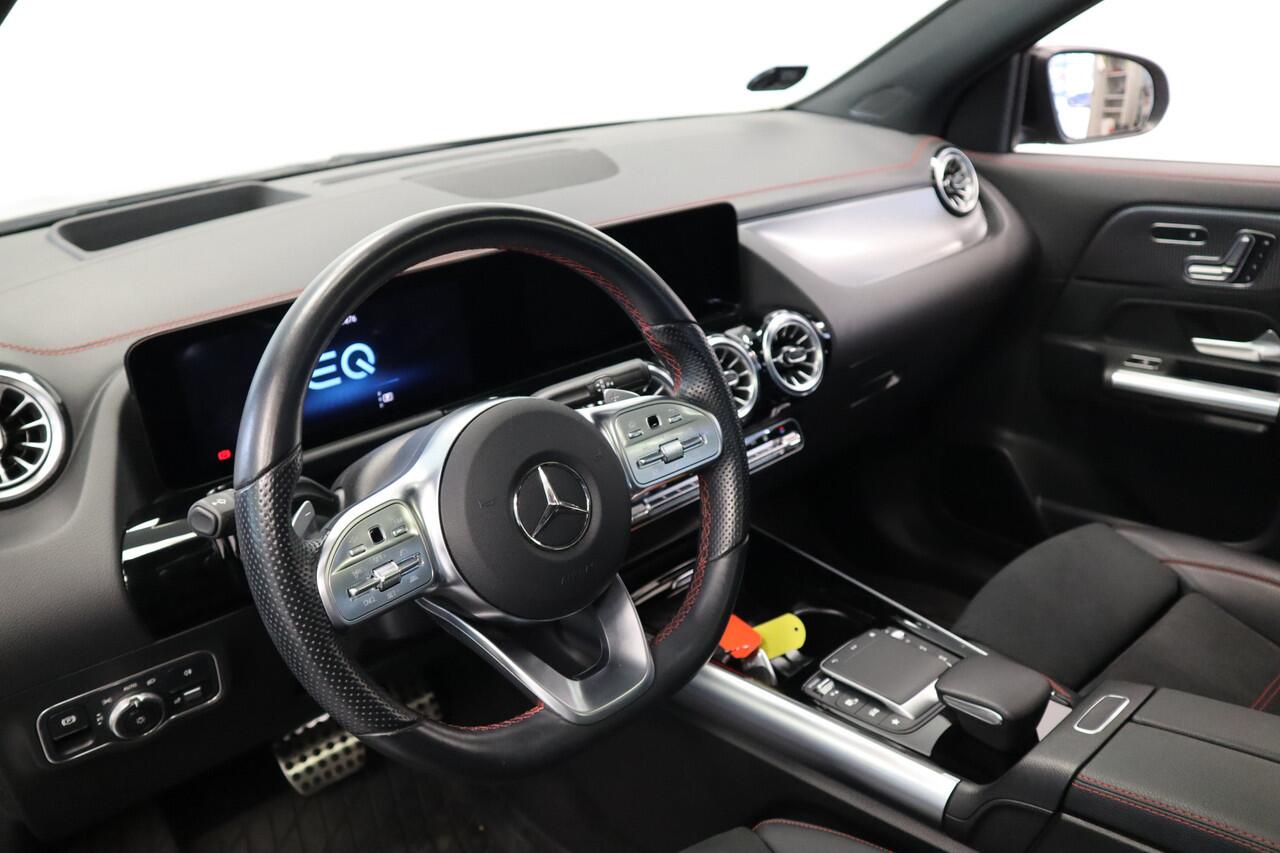 Mercedes-Benz EQA 300 4MATIC Business Solution AMG 67 kWh ACC Panoramadak Blindspot 24 maanden garantie mogelijk (*vraag naar de voorwaarden)