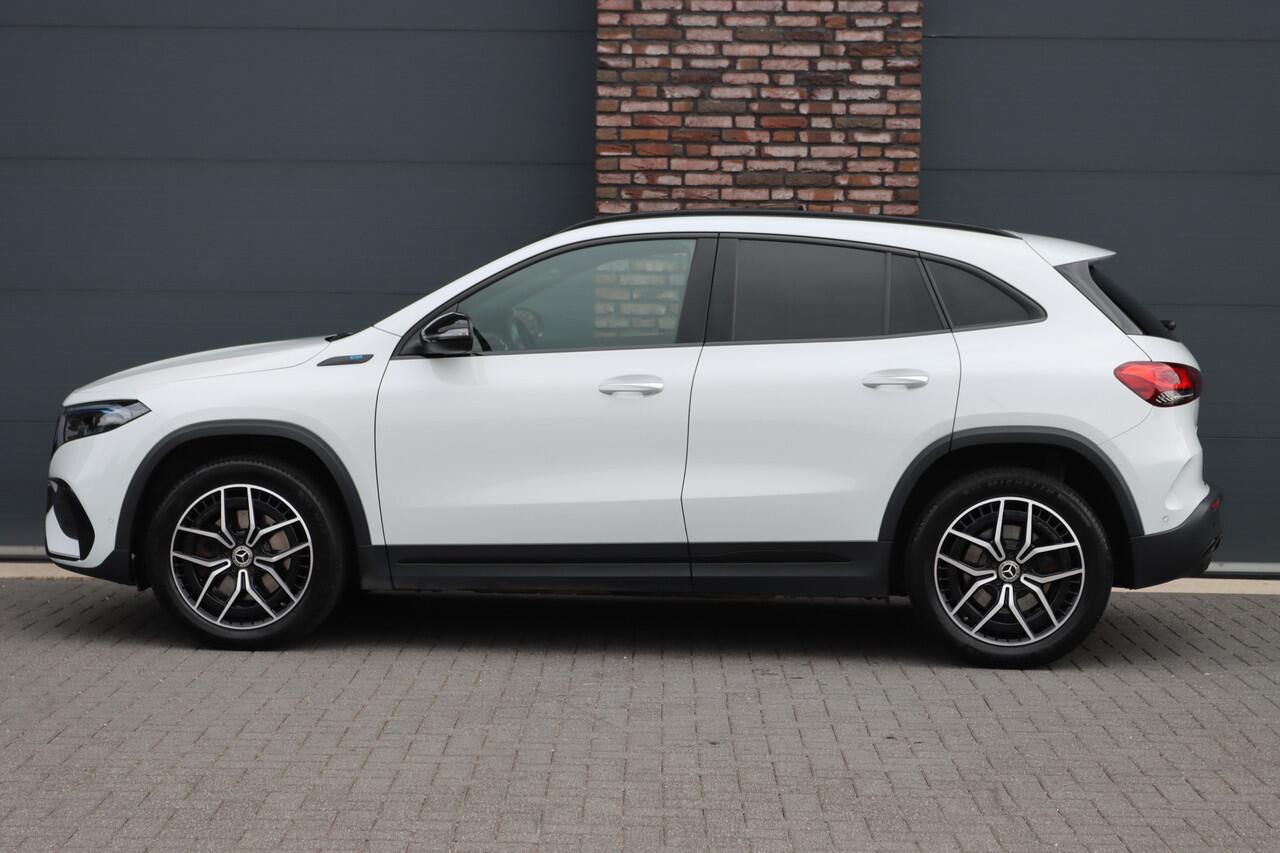 Mercedes-Benz EQA 250 AMG Line 67 kWh | Panoramadak | Widescreen | Sfeerverlichting | Nightpakket | Keyless Go | Apple Carplay | Advanced Sound System | Stoelverwarming |
