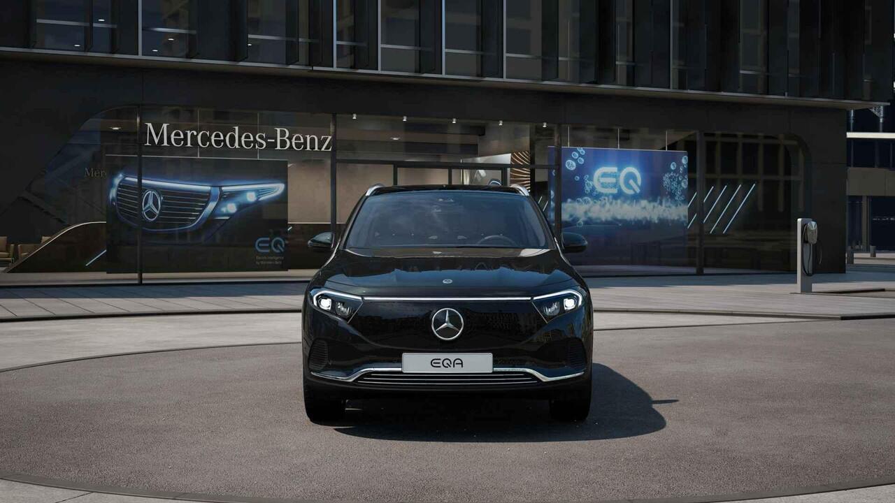 Mercedes-Benz EQA 250+ Business Solution 71 kWh | Panoramaschuifdak | Dodehoekassistent | Essential pakket | Premium Sound system | Achteruitrijcamera | Stoelverwarming voor |