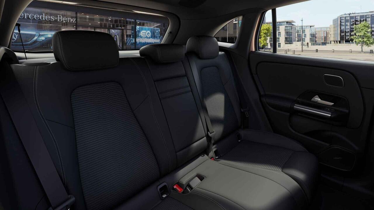 Mercedes-Benz EQA 250 Business Solution Luxury 67 kWh | Burmester | Panoramadak | Headup | Memory | Keyless | 360 graden camera | Stoelverwarming |