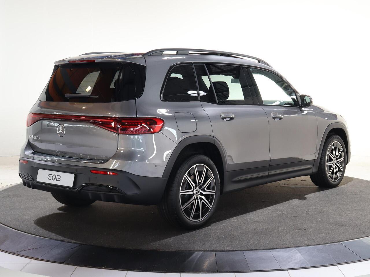 mercedes-benz-eqb-250+-amg-line-71-
