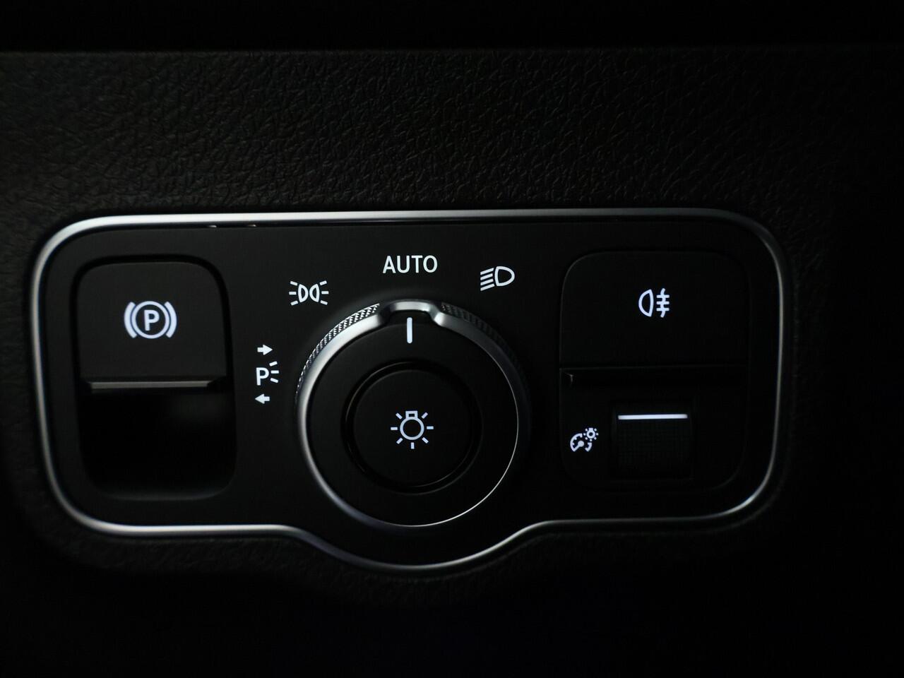 Mercedes-Benz EQB 300 4MATIC AMG Line 7p. 67 kWh | KEYLESS-GO comfort pakket | Stoelverwarming vooraan | MBUX augmented reality voor navigatie | Inclusief 48 maanden MB Certified garantie voor Europa.