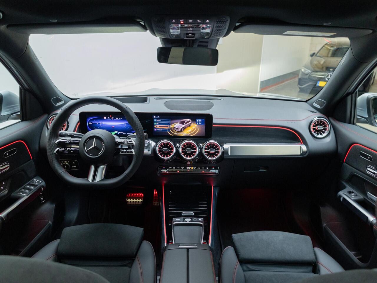 Mercedes-Benz EQB 250+ Business Solution AMG 7p. 71 kWh Panorama dak