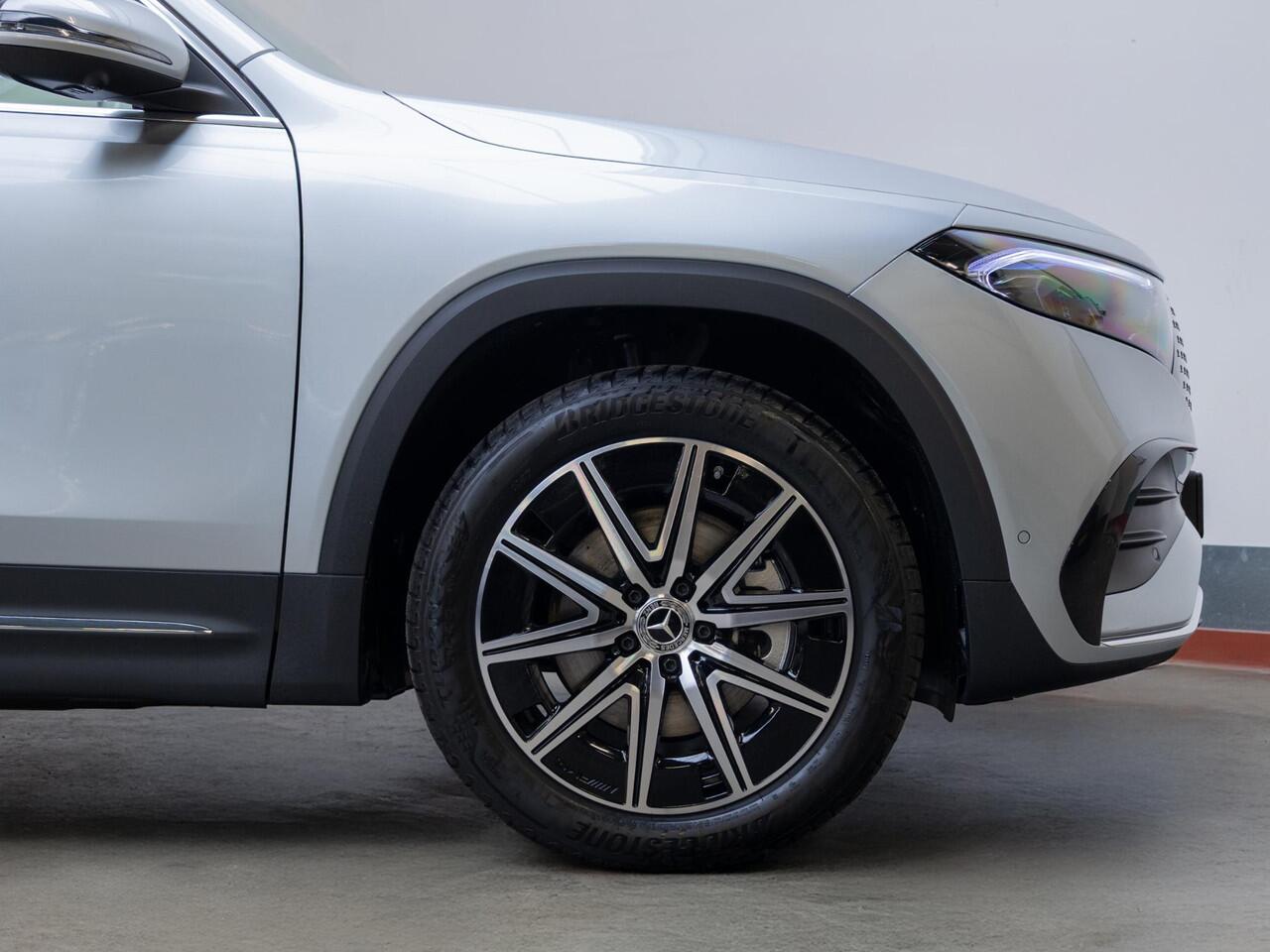 Mercedes-Benz EQB 250+ Business Solution AMG 7p. 71 kWh Panorama dak