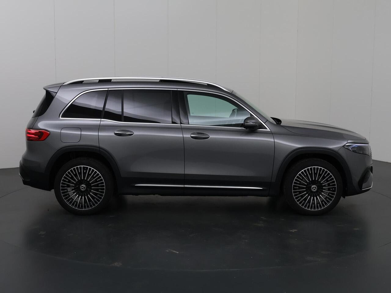 Mercedes-Benz EQB 250+ AMG Line 71 kWh | Head-up display | Panoramaschuifdak | Stoelverwarming | Keyless go | Smartphone-integratie |