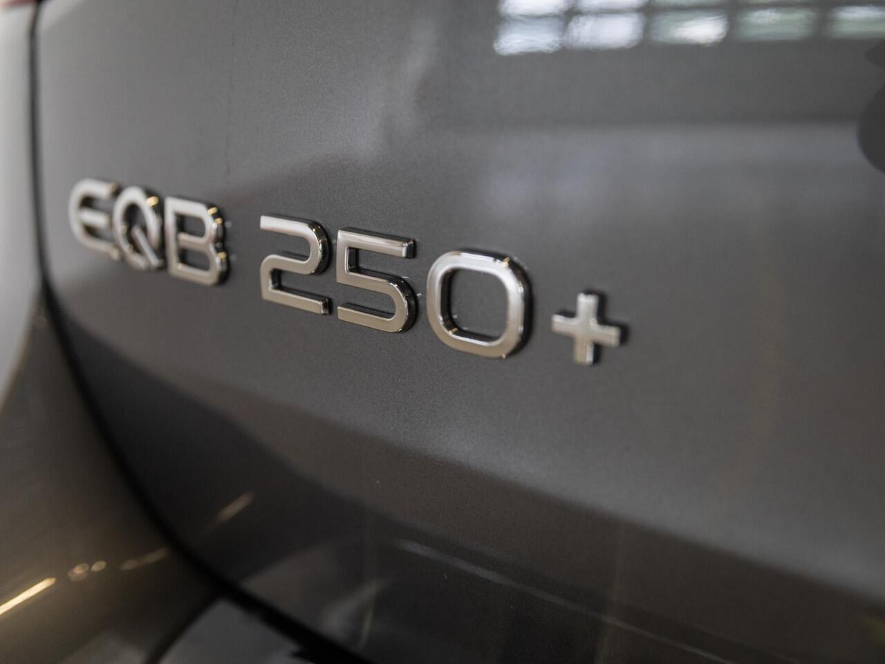 Mercedes-Benz EQB 250+ Business Line LIMITED Panorama dak