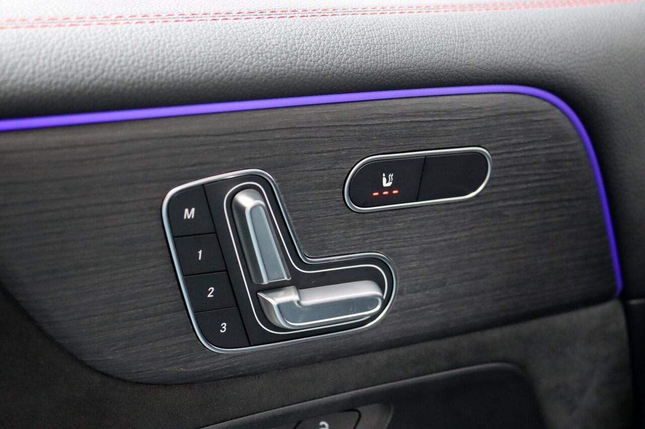 Mercedes-Benz EQB 300 4MATIC AMG Line 71 kWh | Facelift | Panoramadak | Distronic | Memory | Burmester | Keyless Go | Trekhaak | Verwarmd Stuurwiel | Surround Camera | HUD | Augmented Reality |