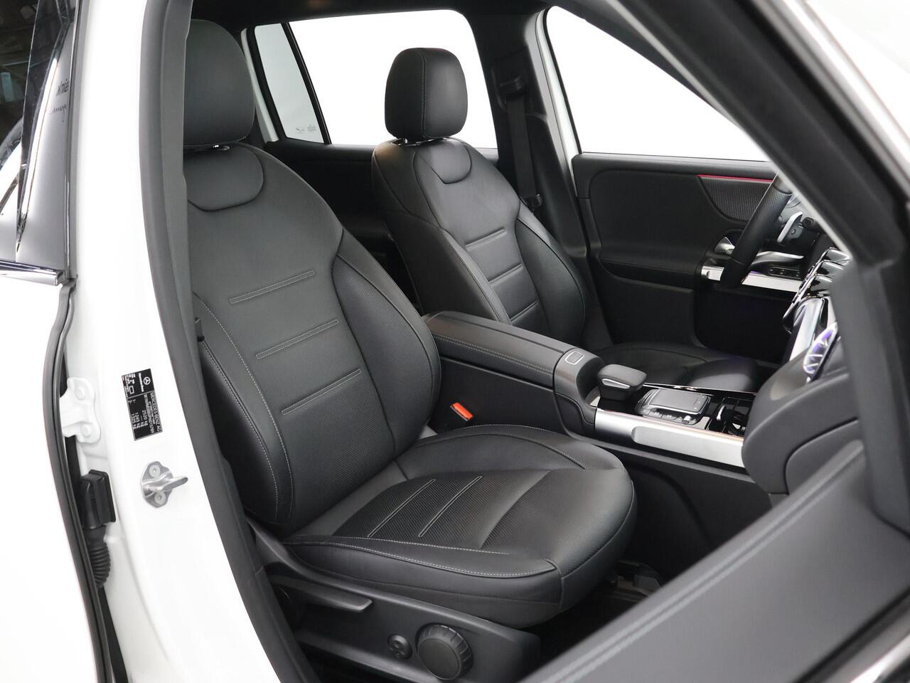 Mercedes-Benz EQB 250 AMG Line 67 kWh | Rijassistentiepakket | Panoramadak | Headup | Lederen bekleding | Stoelventilatie |