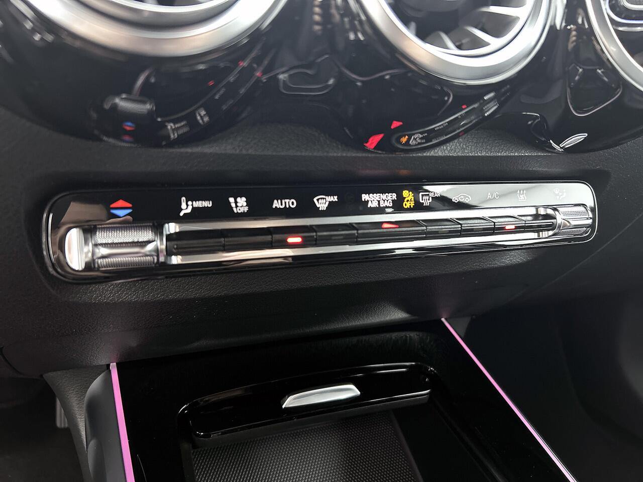 Mercedes-Benz EQB 250+ Business Solution 71 kWh | Parkeerpakket met achteruitrijcamera | EASY PACK achterklep | Sfeerverlichting | Stoelverwarming voor | Licht- en zicht pakket | USB-pakket | Zitcomfortpakket |