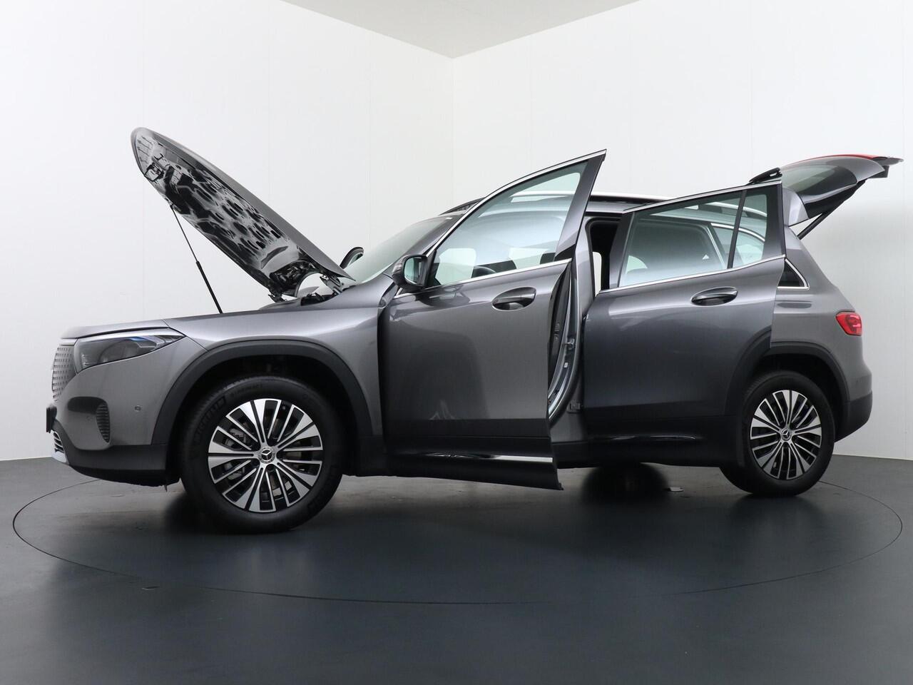 Mercedes-Benz EQB 250+ Business Solution Luxury 71 kWh Accu | Distronic Cruise Control | Panorama - Schuifdak | Memorystoelen | Trekhaak Wegklapbaar | Apple Carplay & Android Auto | DAB+ Radio