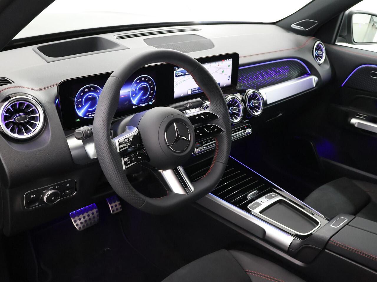 Mercedes-Benz EQB 250+ AMG Line 71 kWh | Panoramaschuifdak| 360-Camera | Dodehoekassistent | DAB+ | Led-Koplampen