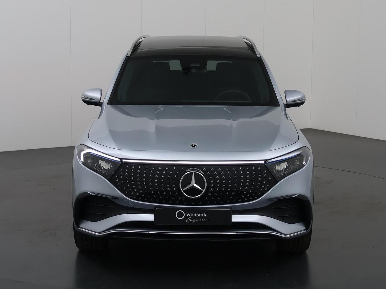 Mercedes-Benz EQB 250+ AMG Line 71 kWh | Panoramaschuifdak | Head-up display | Keyless go | Verstelbare demping| Smartphone-integratie |