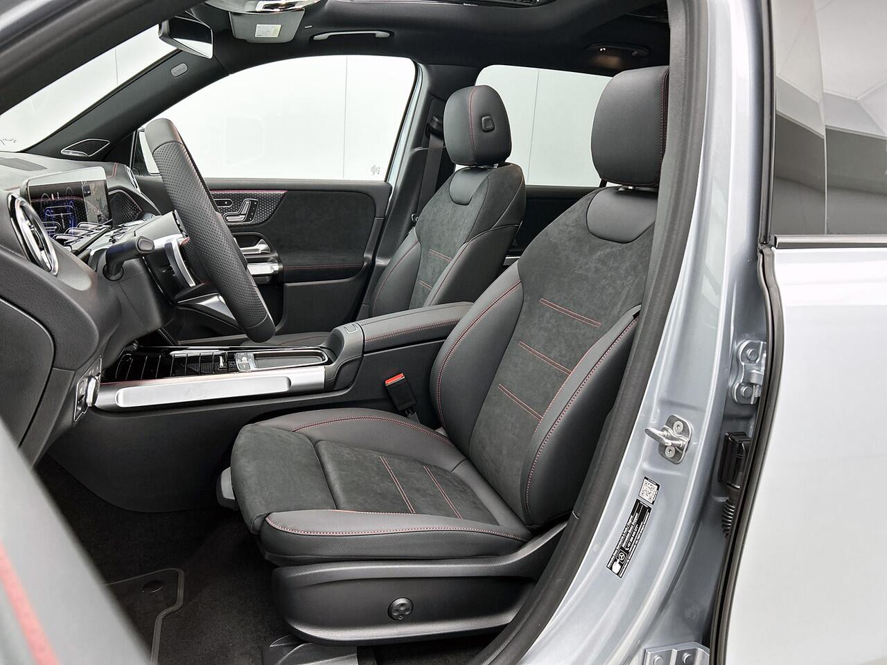 Mercedes-Benz EQB 250+ Business Solution AMG 7p. 71 kWh | Derde zitrij | Nightpakket | Smartphone integratie | Panoramaschuifdak | Memorypakket | Augmented Reality navigatie | Head-up display | 360° camera |