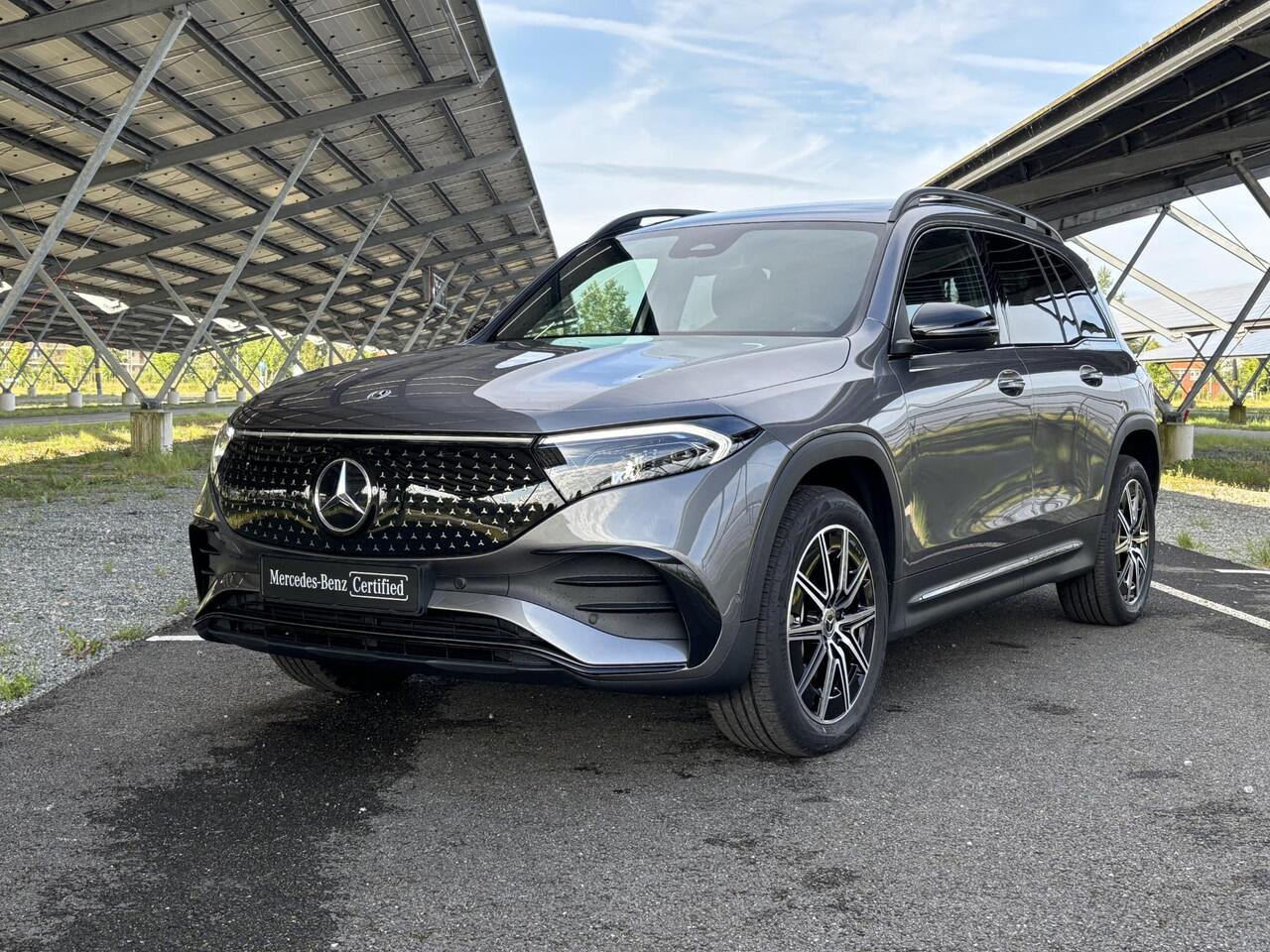 Mercedes-Benz EQB 250+ AMG Line 71 kWh | Night | Facelift | Panoramadak | Sfeerverlichting | Parkeercamera | Stoelverwarming |