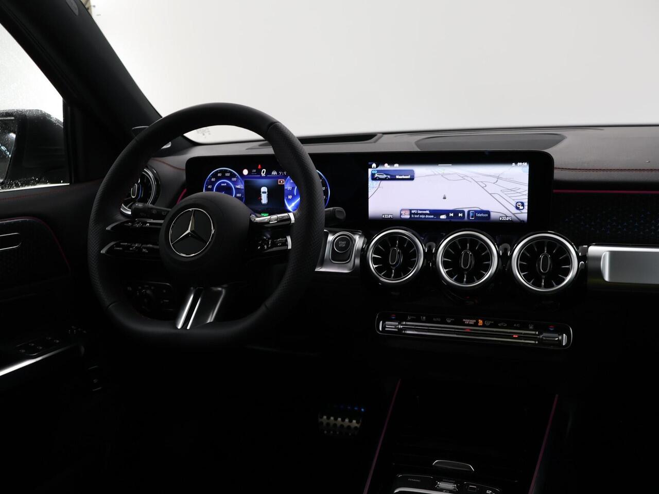Mercedes-Benz EQB AMG Line 71 kWh | Panoramadak | Dodehoek Assistent | 360 Camera | Burmester | Apple Carplay/Android Auto | Elektrische Stoelen met Memory |