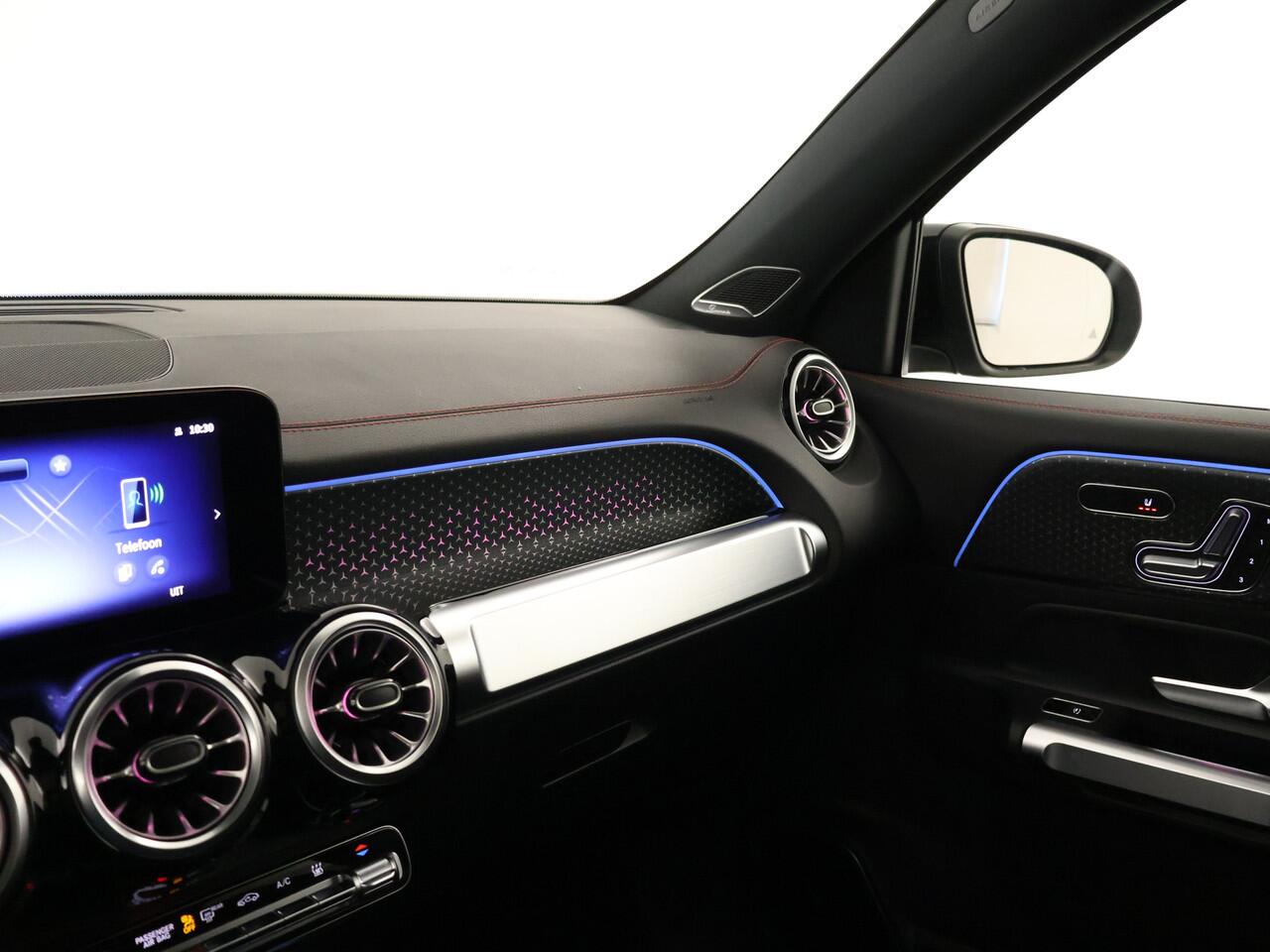 Mercedes-Benz EQB 250+ AMG Line 71 kWh | Head-up display | Parkeerpakket met 360°-camera | KEYLESS-GO comfort pakket | Burmester Surround Sound systeem | EASY PACK achterklep | Extra USB-poorten |