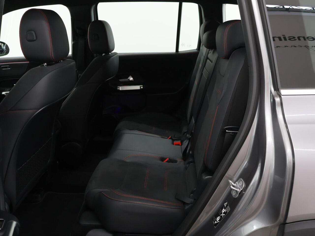 Mercedes-Benz EQB 250 AMG Line 71 kWh | Augmented reality | Stoelverwarming | Elektrische achterklep |