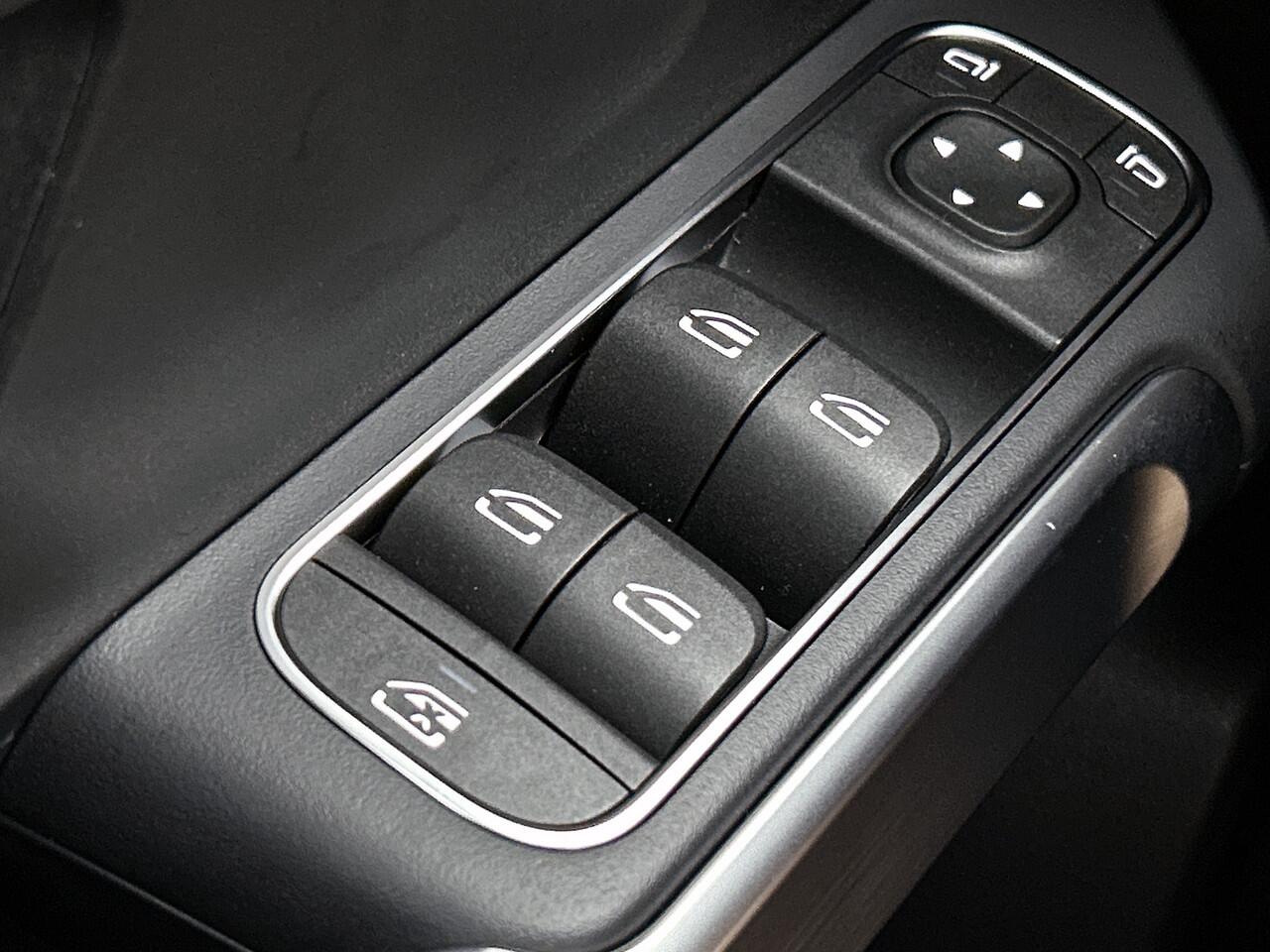 Mercedes-Benz EQB 250+ Business Solution 71 kWh | Parkeerpakket met achteruitrijcamera | Verwarmde stoelen voor | Extra USB-poorten | EASY PACK achterklep | Zitcomfortpakket | Sfeerverlichting | Licht- en zicht pakket |