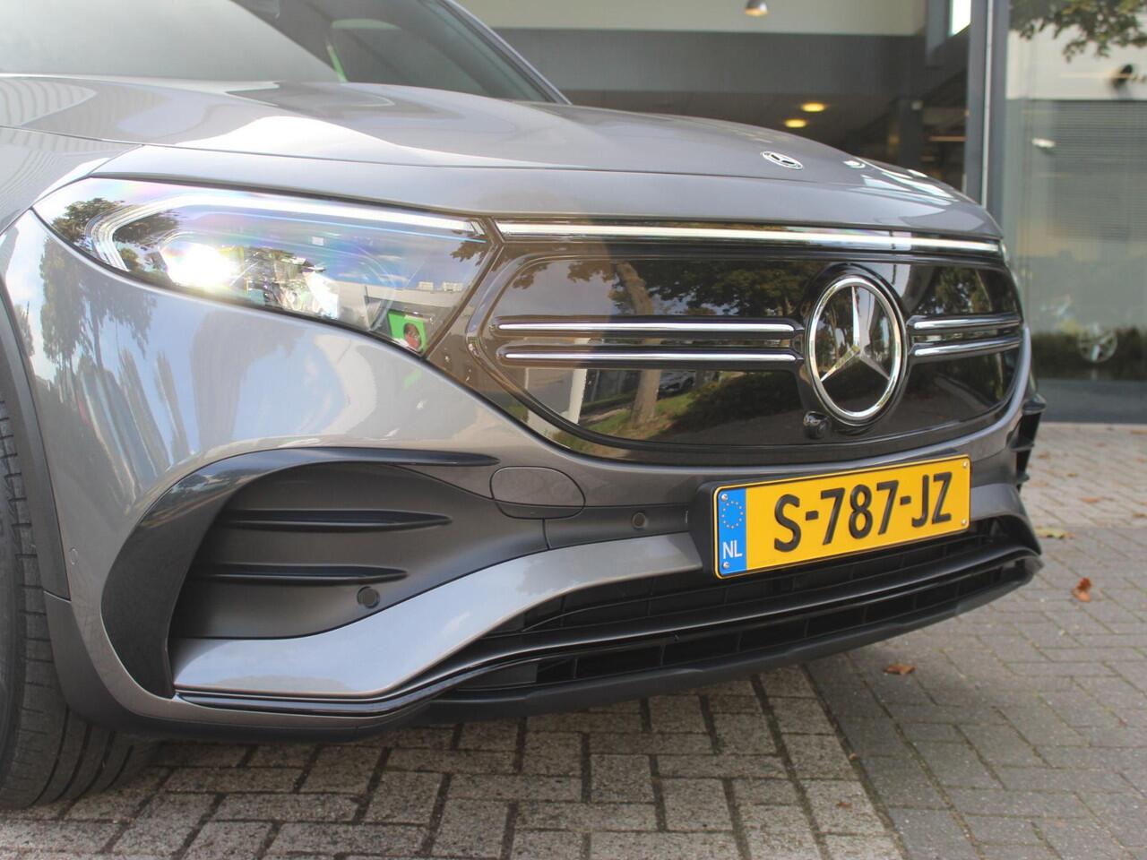 Mercedes-Benz EQB 300 4MATIC AMG Line 67 kWh / 23.000KM / PANO / NAVI / BLINDSPOT / 360 CAMERA / CLIMATE / STOELV. / E.L. ACHTERKLEP / PRIVACY GLASS / 18''
