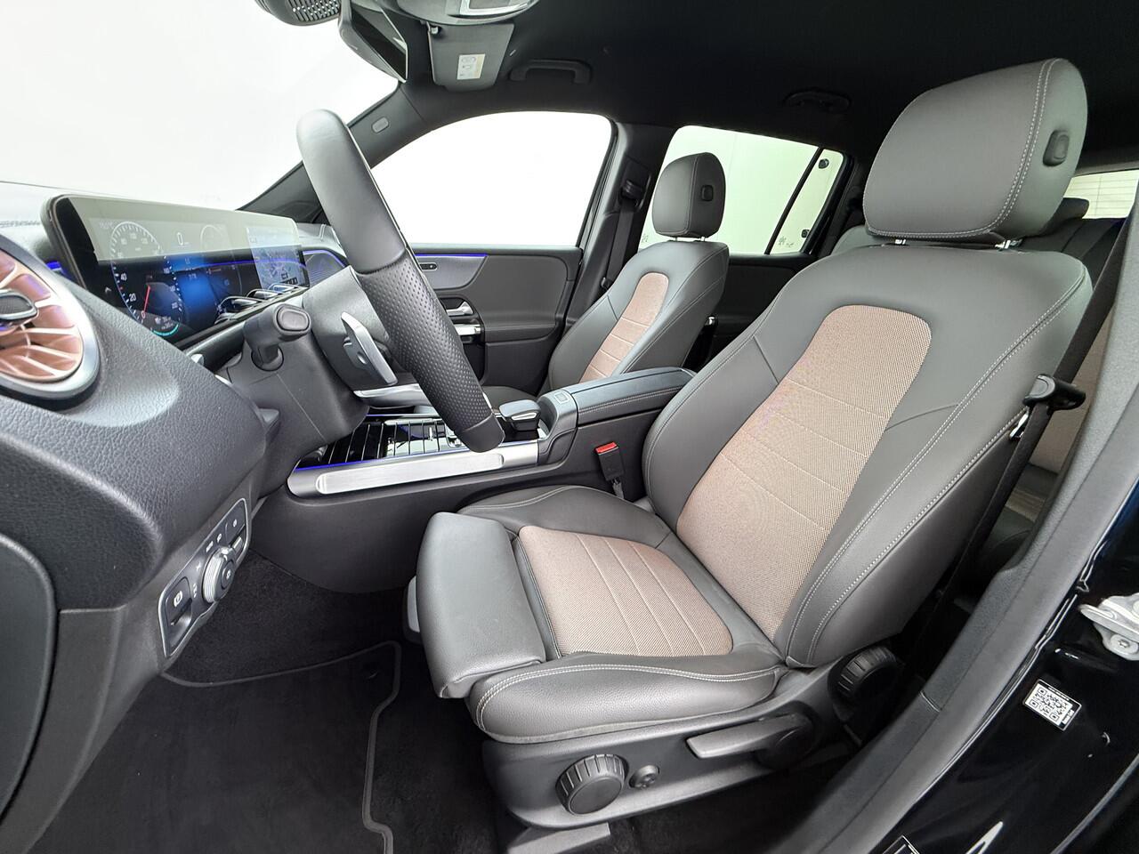 Mercedes-Benz EQB 350 4Matic 67kWk 293pk // Camera // Cruise Control // Carplay // Elek. Achterklep // Sfeerverlichting