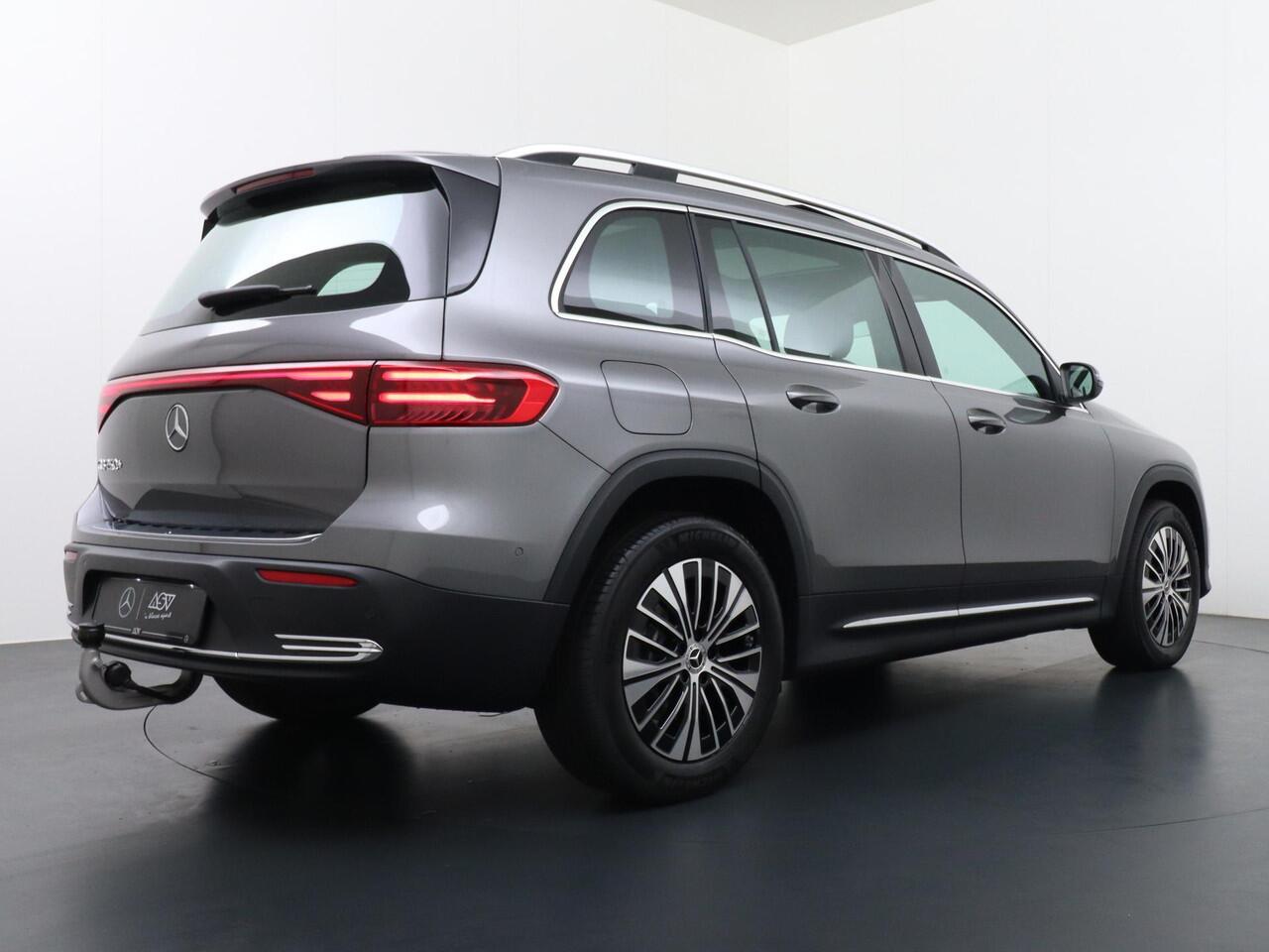 Mercedes-Benz EQB 250+ Business Solution Luxury 71 kWh Accu | Distronic Cruise Control | Panorama - Schuifdak | Memorystoelen | Trekhaak Wegklapbaar | Apple Carplay & Android Auto | DAB+ Radio