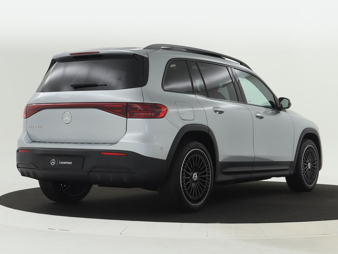 Mercedes-Benz EQB 250+ AMG Line 71 kWh | Nightpakket | Verstelbare demping | Parkeerpakket met achteruitrijcamera | KEYLESS-GO comfort pakket | Inclusief 24 maanden MB Certified garantie voor Europa.