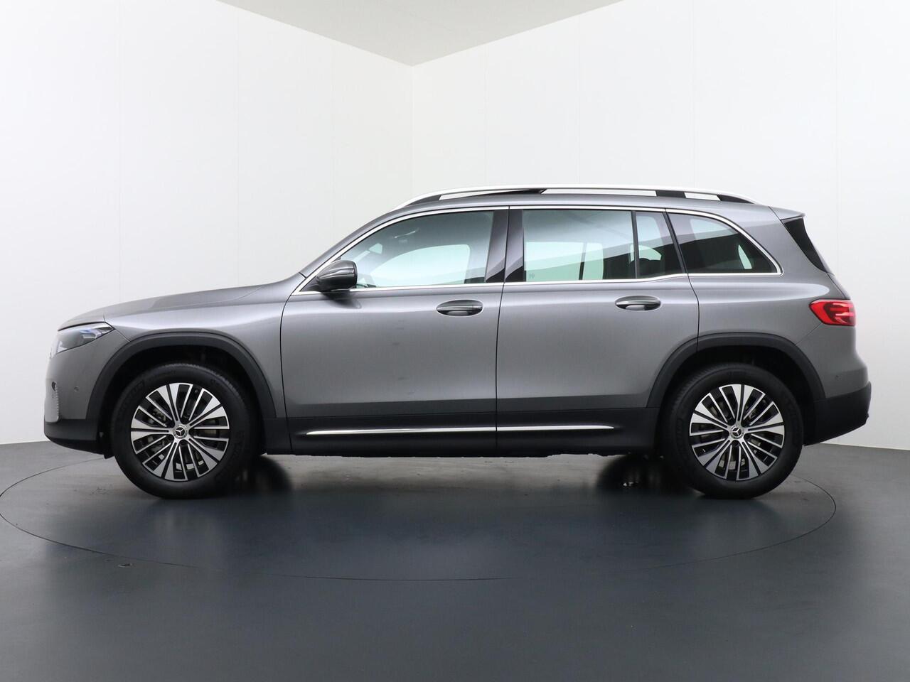 Mercedes-Benz EQB 250+ Business Solution Luxury 71 kWh Accu | Distronic Cruise Control | Panorama - Schuifdak | Memorystoelen | Trekhaak Wegklapbaar | Apple Carplay & Android Auto | DAB+ Radio