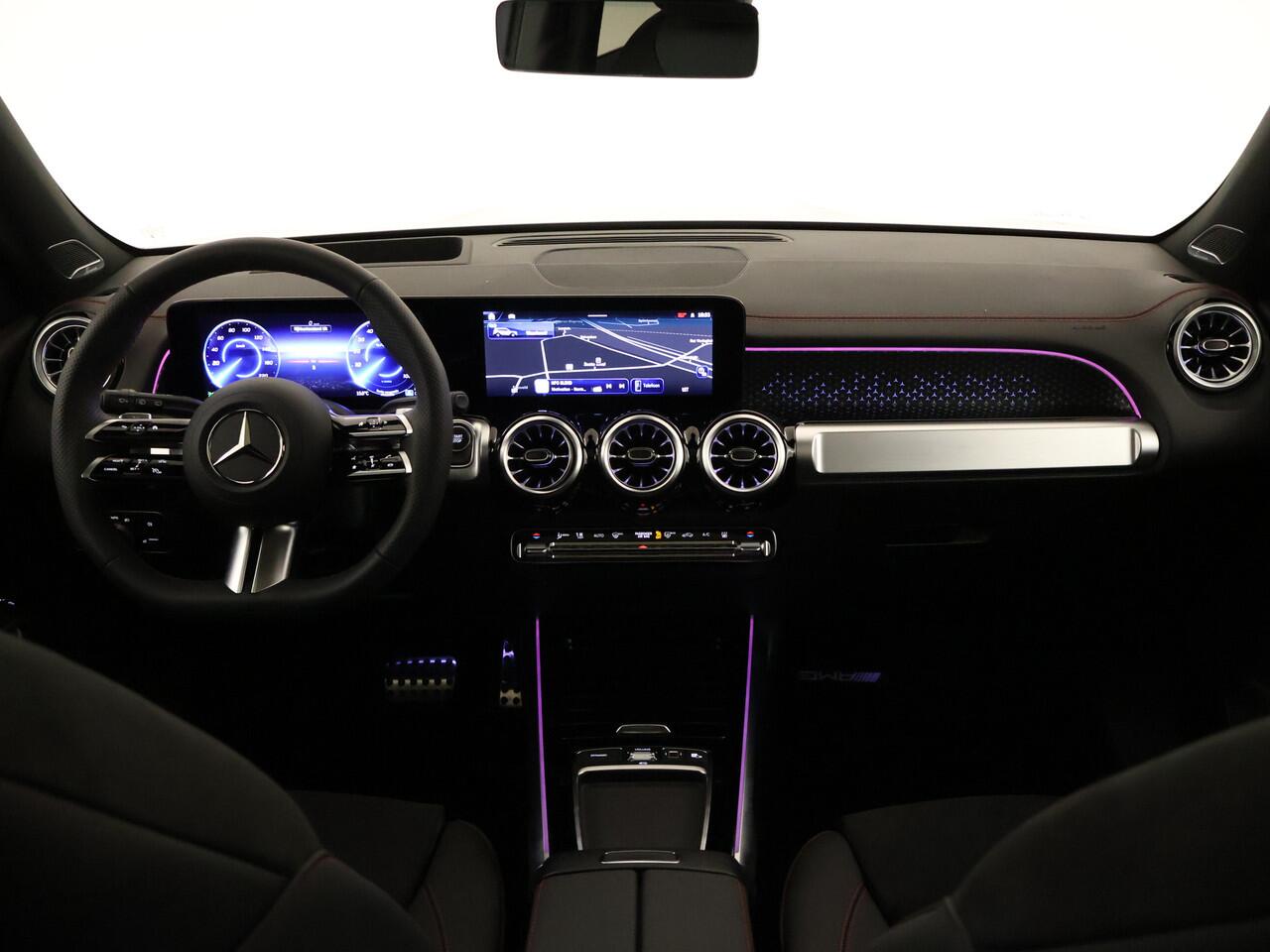 Mercedes-Benz EQB 250+ AMG Line 71 kWh | Head-up display | Parkeerpakket met 360°-camera | KEYLESS-GO comfort pakket | Burmester Surround Sound systeem | EASY PACK achterklep | Extra USB-poorten |