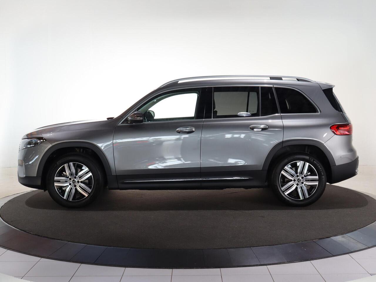 Mercedes-Benz EQB 250+ Luxury Line 7p. 71 kWh | 7-zitter | Memory stoelen | Sfeerverlichting | Panoramadak