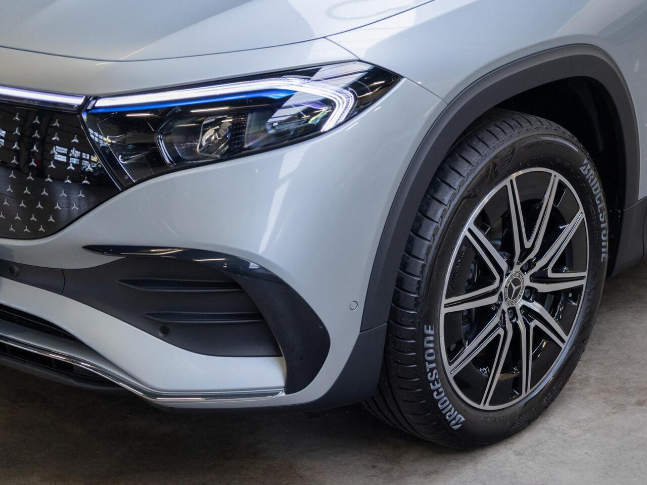 Mercedes-Benz EQB 250+ Business Solution AMG 7p. 71 kWh Panorama dak