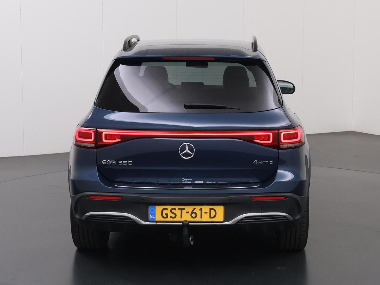 Mercedes-Benz EQB 350 4MATIC AMG Line 67 kWh | SOH 97% | Stoelverwarming | Keyless | 20" lichtmetalen velgen | Trekhaak | Achteruitrijcamera |