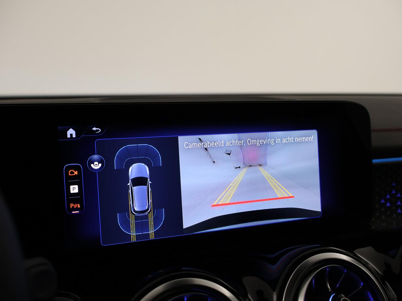 Mercedes-Benz EQB 250+ AMG Line 71 kWh | Nightpakket | Verstelbare demping | Parkeerpakket met achteruitrijcamera | KEYLESS-GO comfort pakket | Inclusief 24 maanden MB Certified garantie voor Europa.