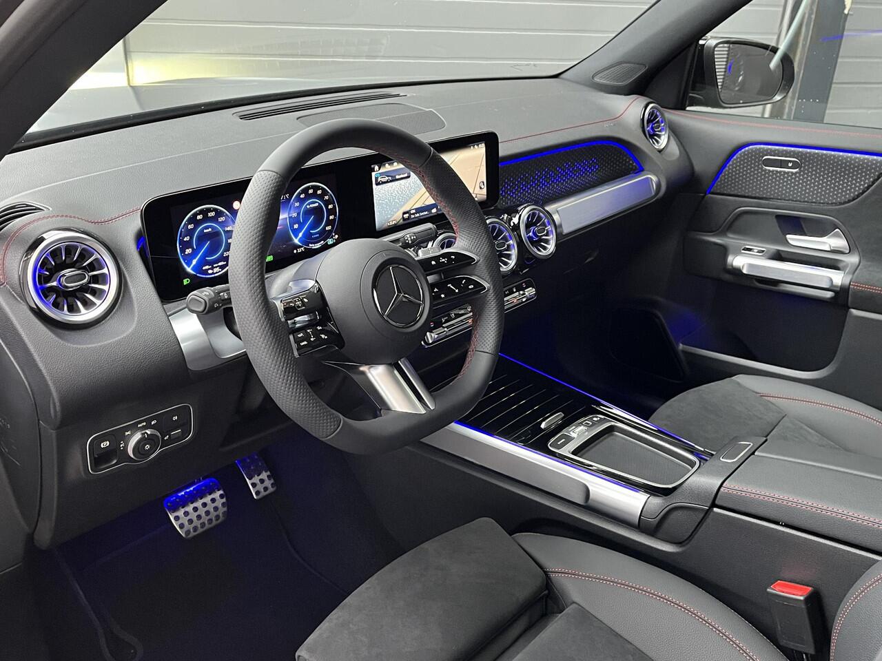 Mercedes-Benz EQB 250+ AMG Line | Mat Grijs | Night Pakket | Panoramadak | Dodehoekassistent | Donkergetint Glas Achter | Apple CarPlay | Android Auto | Advanced Sound System | Sfeerverlichting | Stoelverwarming | Verschuifbare Achterstoelen