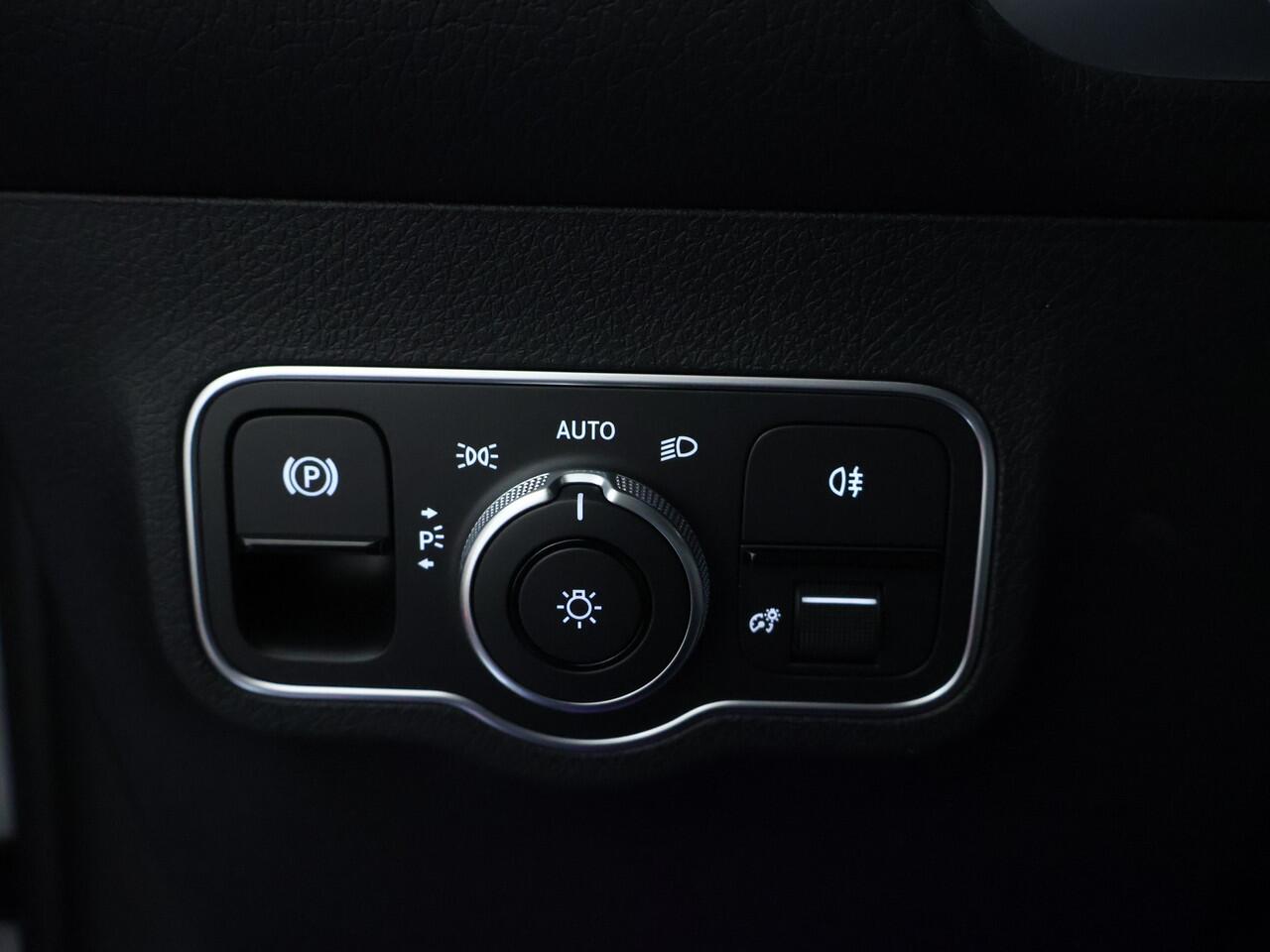 Mercedes-Benz EQB 250+ Business Solution AMG Line 7p. 71 kWh | Premium pakket | GUARD 360° Voertuigbescherming Plus | Parkeerpakket met 360°-camera | EASY PACK achterklep | Burmester Surround Sound systeem | Head-up display |