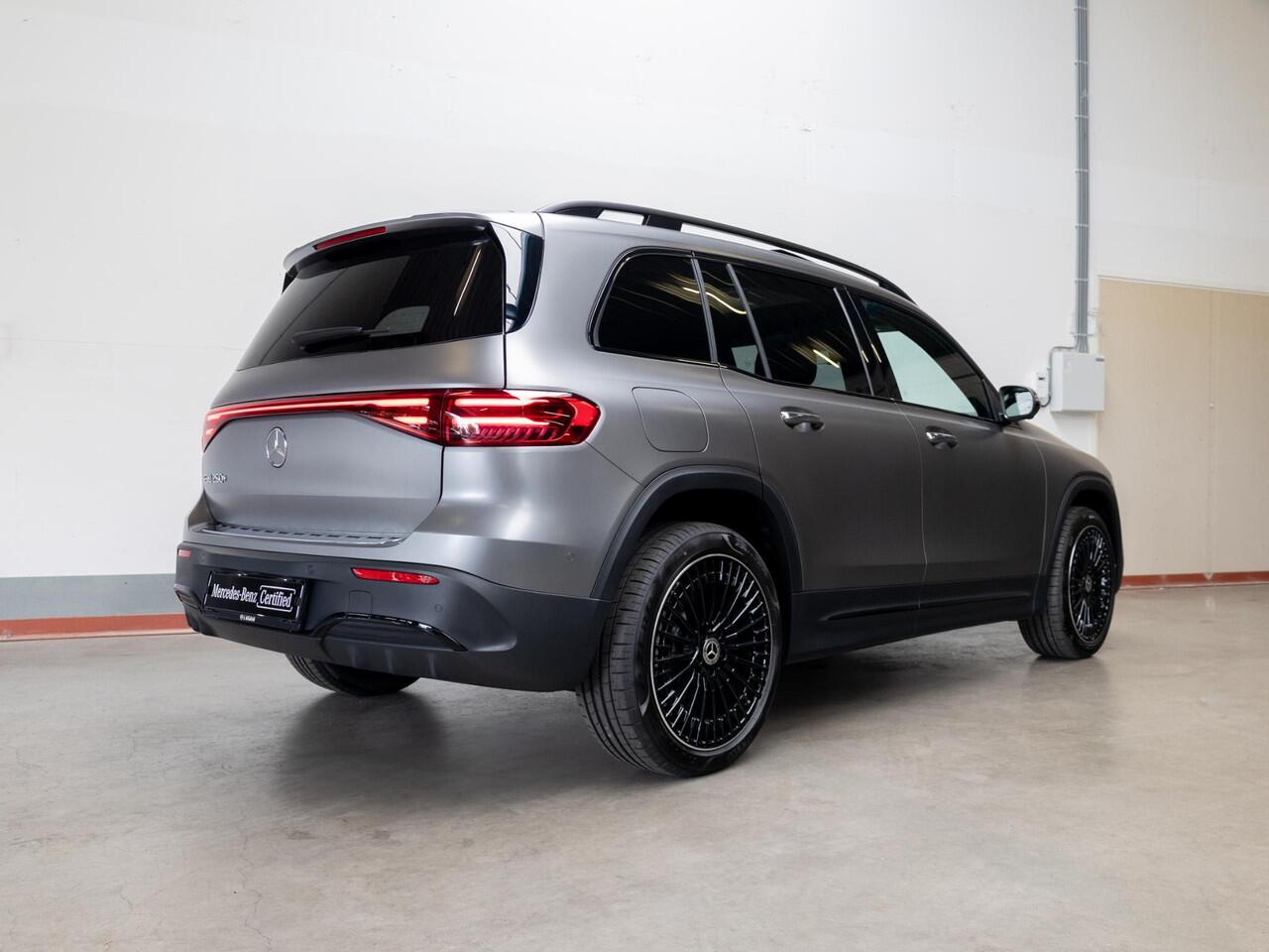 Mercedes-Benz EQB 250+ Business Solution AMG 7p. 71 kWh Panorama dak