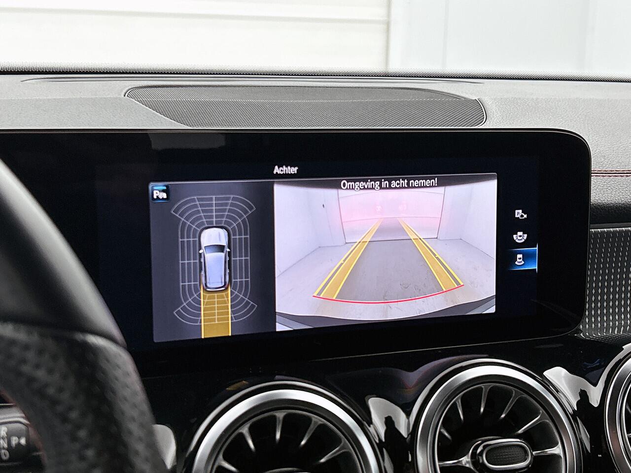 Mercedes-Benz EQB 300 4MATIC AMG Line 67 kWh AMG Line | Stoelverwarming | Ledkoplampen | Achteruitrijcamera | Sfeerverlichting | Dodehoek Assist. Inclusief 24 maanden MB Certified garantie voor Europa.