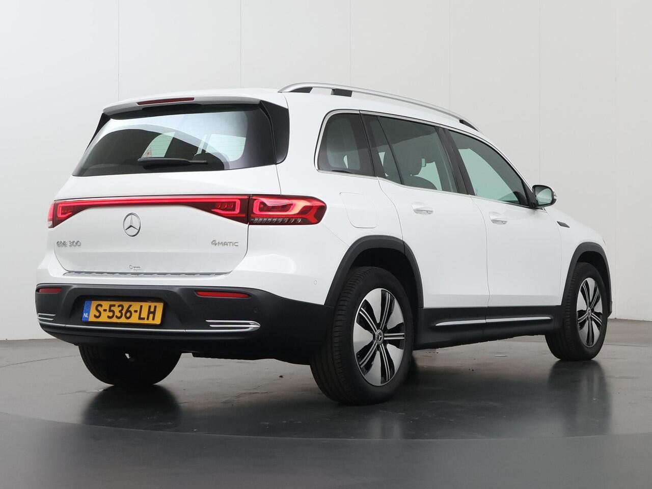 Mercedes-Benz EQB 300 4MATIC Luxury Line 67 kWh | Sfeerverlichting | Stoelverwarming | Achteruitrijcamera |