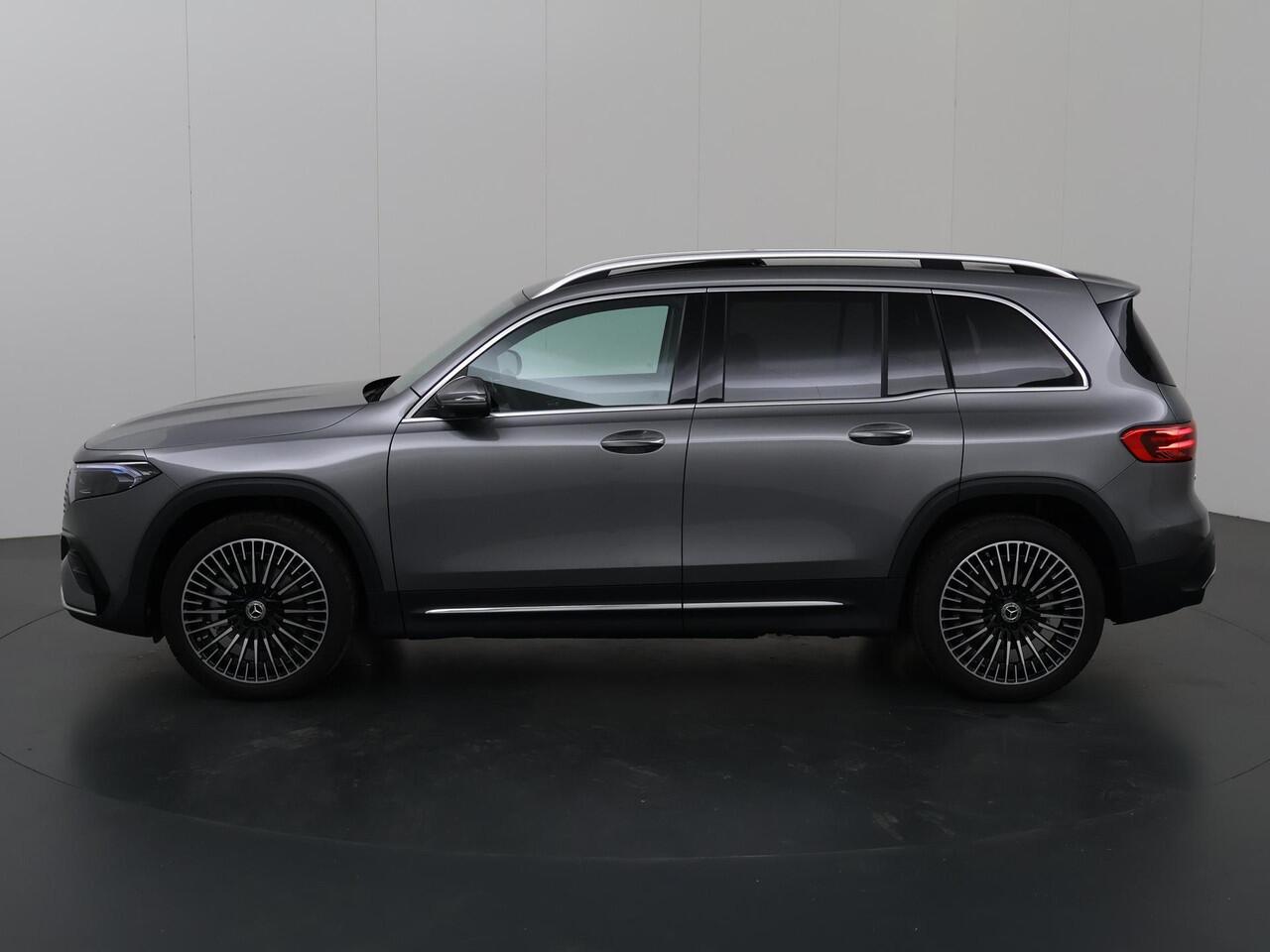 Mercedes-Benz EQB 250+ AMG Line 71 kWh | Head-up display | Panoramaschuifdak | Stoelverwarming | Keyless go | Smartphone-integratie |