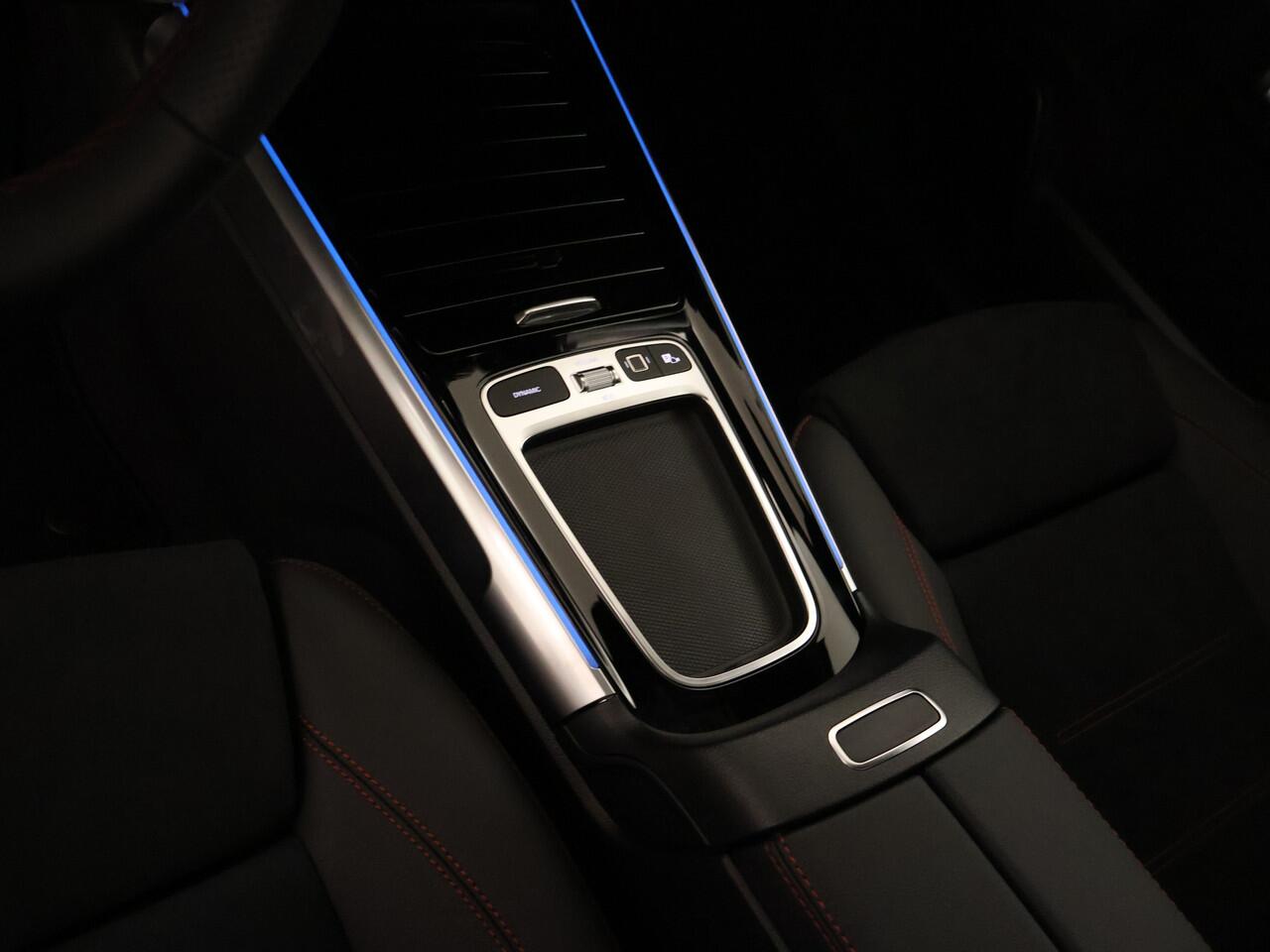 Mercedes-Benz EQB 250+ AMG Line 71 kWh | Head-up display | Parkeerpakket met 360°-camera | KEYLESS-GO comfort pakket | Burmester Surround Sound systeem | EASY PACK achterklep | Extra USB-poorten |