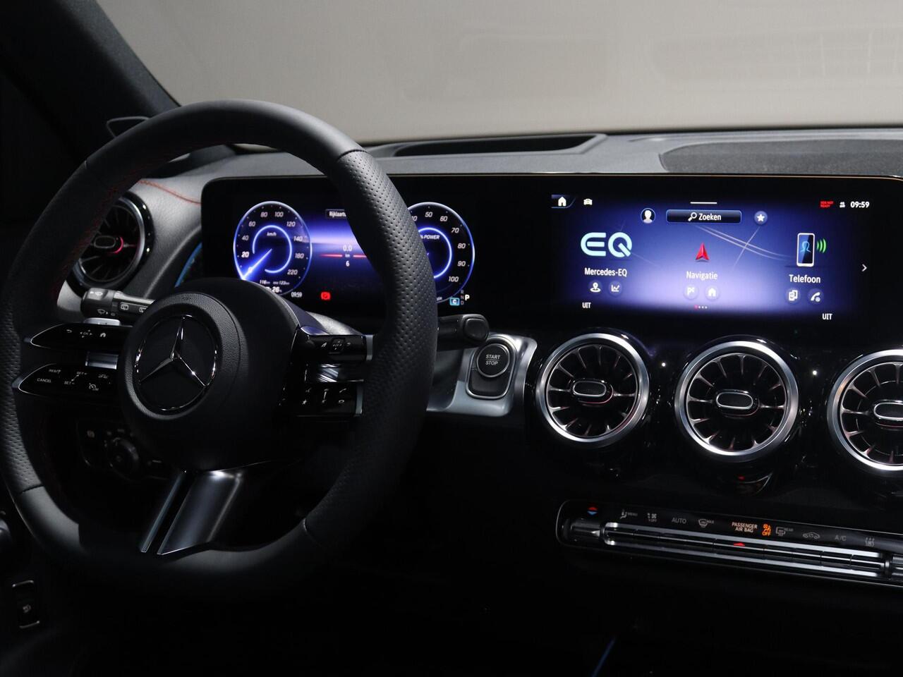 Mercedes-Benz EQB 250+ AMG Line 71 kWh | Premium Pakket | Rij-assistentiepakket | Nightpakket | Winterpakket | Panorama-schuifdak | Verstelbare Demping |