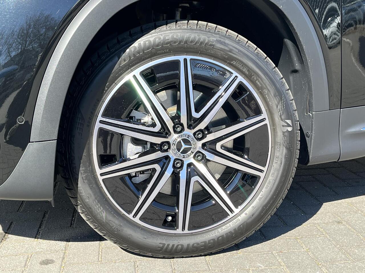 Mercedes-Benz EQB 250+ AMG | Panoramadak | Dodehoekassistent | Donkergetint Glas Achter | Apple CarPlay | Android Auto | Advanced Sound System | Sfeerverlichting | Stoelverwarming | Verschuifbare Achterstoelen | Elektrisch Inklapbare Buitenspiegels