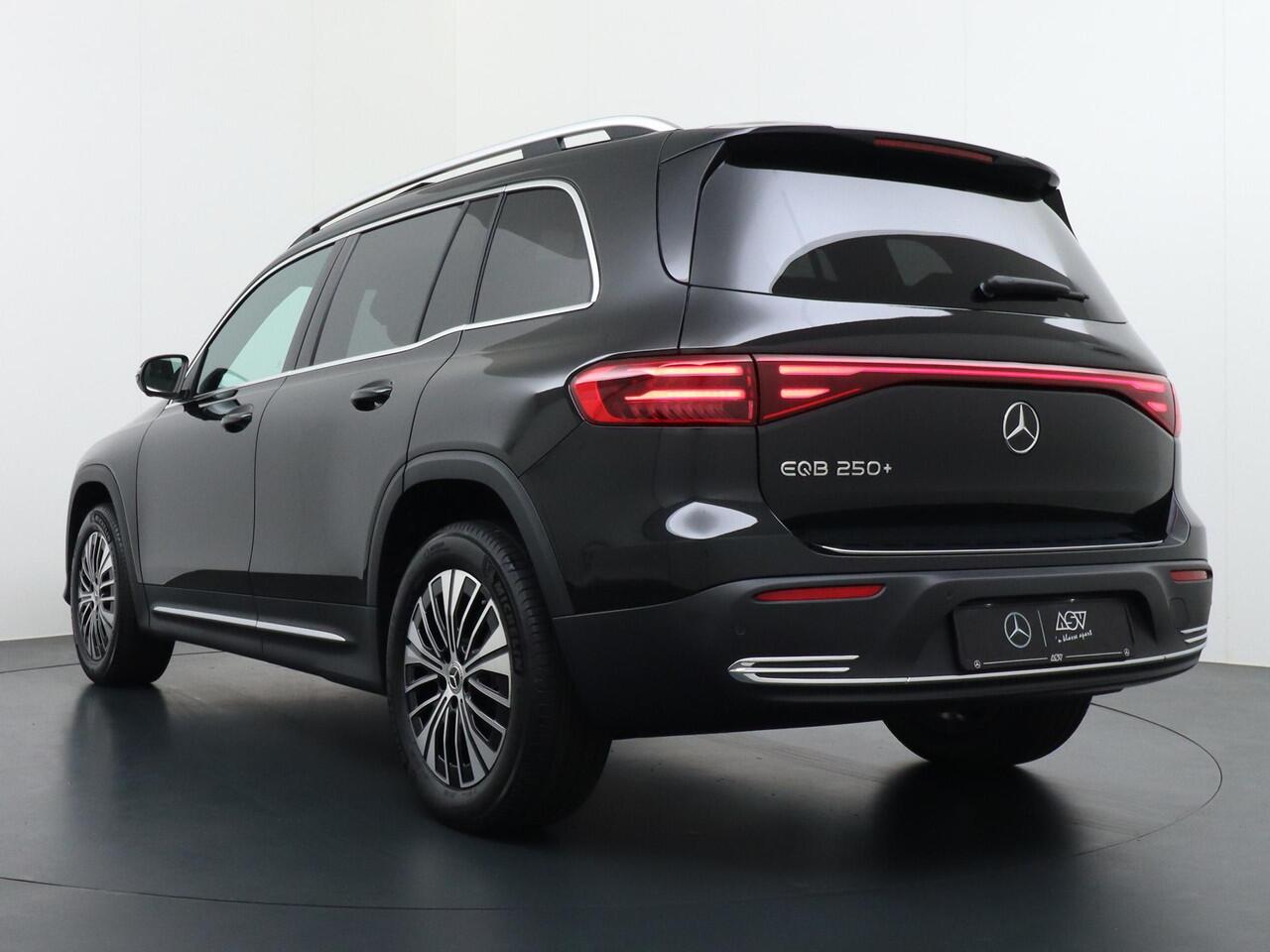 Mercedes-Benz EQB 250+ Business Solution Luxury 7pers. 71 kWh Accu | Distronic Cruise Control | Apple Carplay & Android Auto | Panorama - Schuifdak | 360° Camera | Stuurwiel Verwarmd | DAB+ Radio