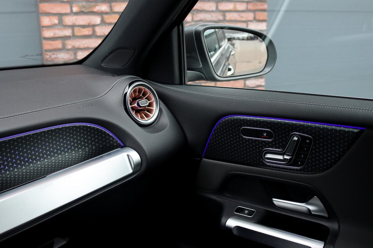 Mercedes-Benz EQB 300 4MATIC Luxury Line 71 kWh | Facelift | Memory | Advanced Sound System | Surround Camera | Verwarmd Stuurwiel | Keyless Go | Augmented Reality | Vario-Achterbank |