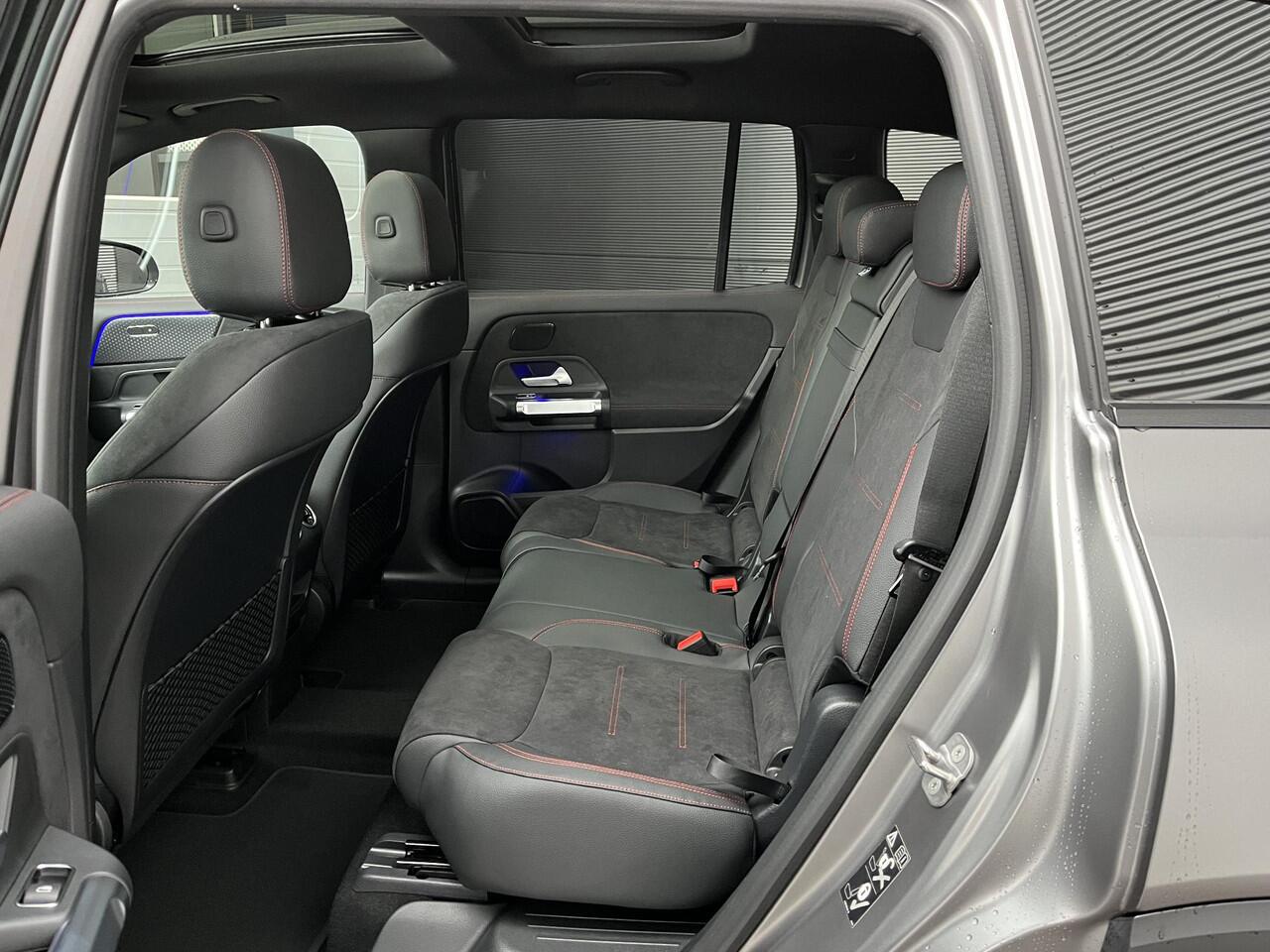 Mercedes-Benz EQB 250+ AMG Line | Mat Grijs | Night Pakket | Panoramadak | Dodehoekassistent | Donkergetint Glas Achter | Apple CarPlay | Android Auto | Advanced Sound System | Sfeerverlichting | Stoelverwarming | Verschuifbare Achterstoelen