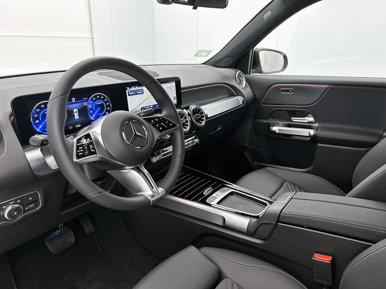 Mercedes-Benz EQB 250+ Business Solution 71 kWh | Parkeerpakket met achteruitrijcamera | EASY PACK achterklep | Sfeerverlichting | Stoelverwarming voor | Licht- en zicht pakket | USB-pakket | Zitcomfortpakket |