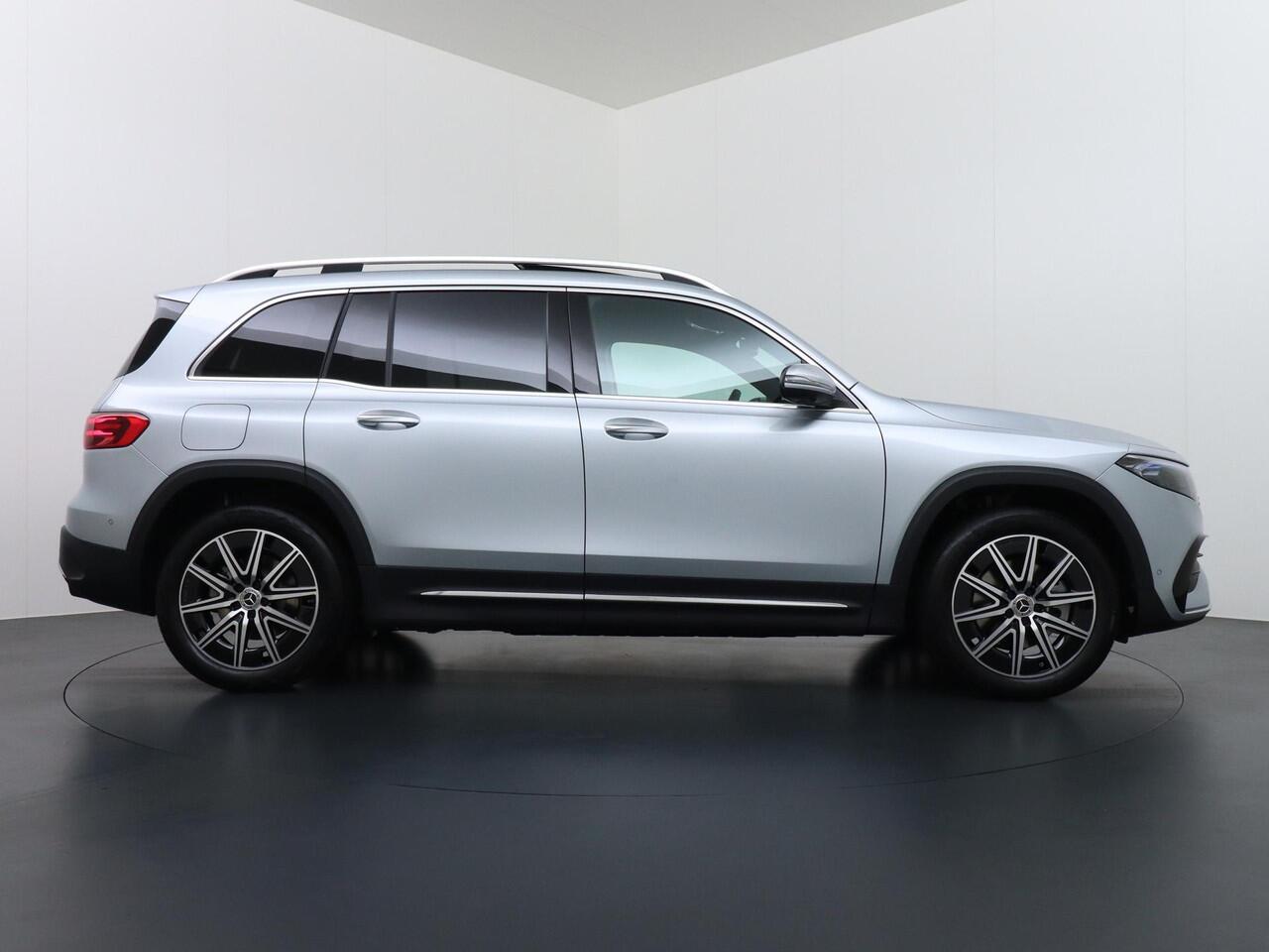 Mercedes-Benz EQB 250+ Business Solution AMG 71 kWh Accu | Memorystoelen | Apple Carplay & Android Auto | Panorama - Schuifdak | Head-Up Display | 360° Camera | Trekhaak Wegklapbaar | Burmester Surround Sound