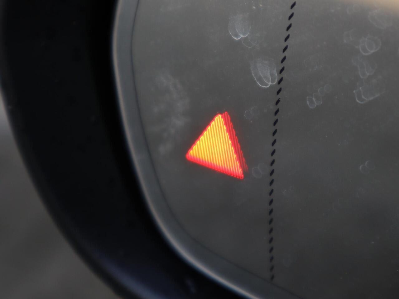 Mercedes-Benz EQB 300 4MATIC AMG line